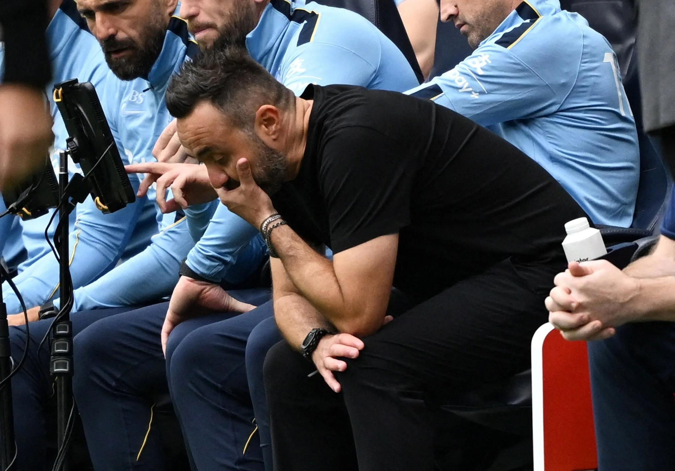 Técnico do Tottenham critica atuação após derrota para Aston Villa