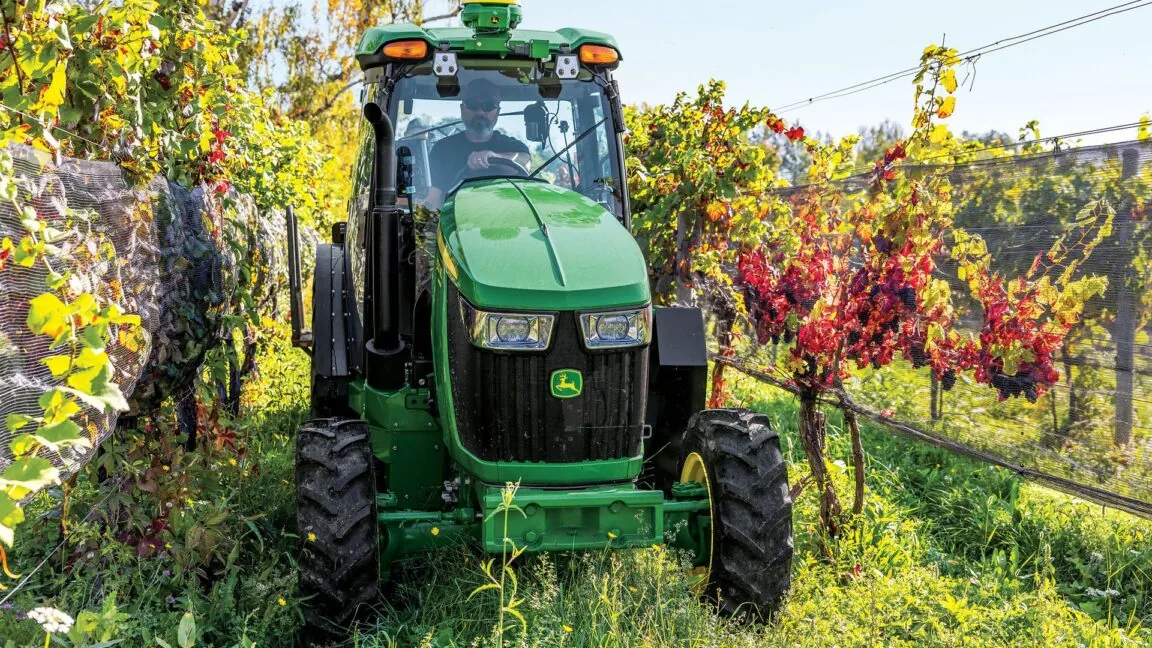 Farmers Skeptical of John Deere's Self-Repair Service