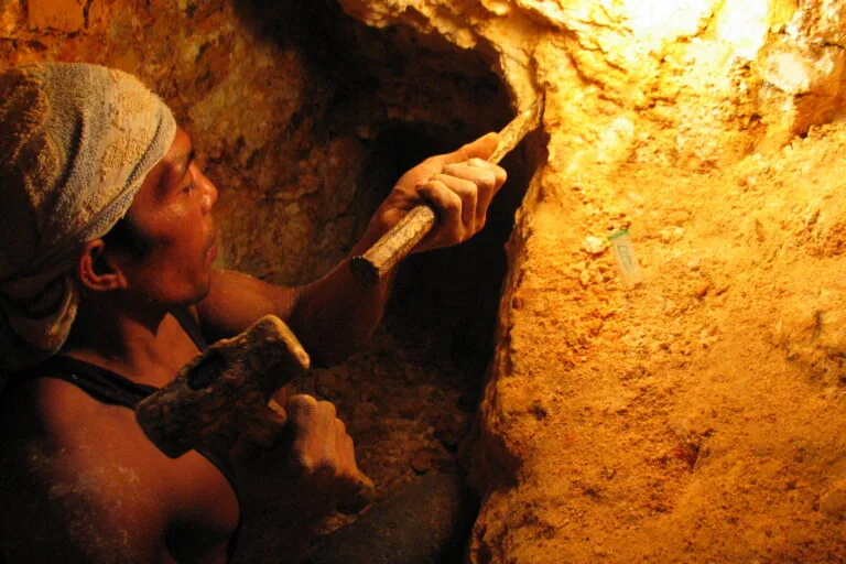 Filipinas acelera desenvolvimento de minerais críticos, gerando preocupações ambientais e indígenas