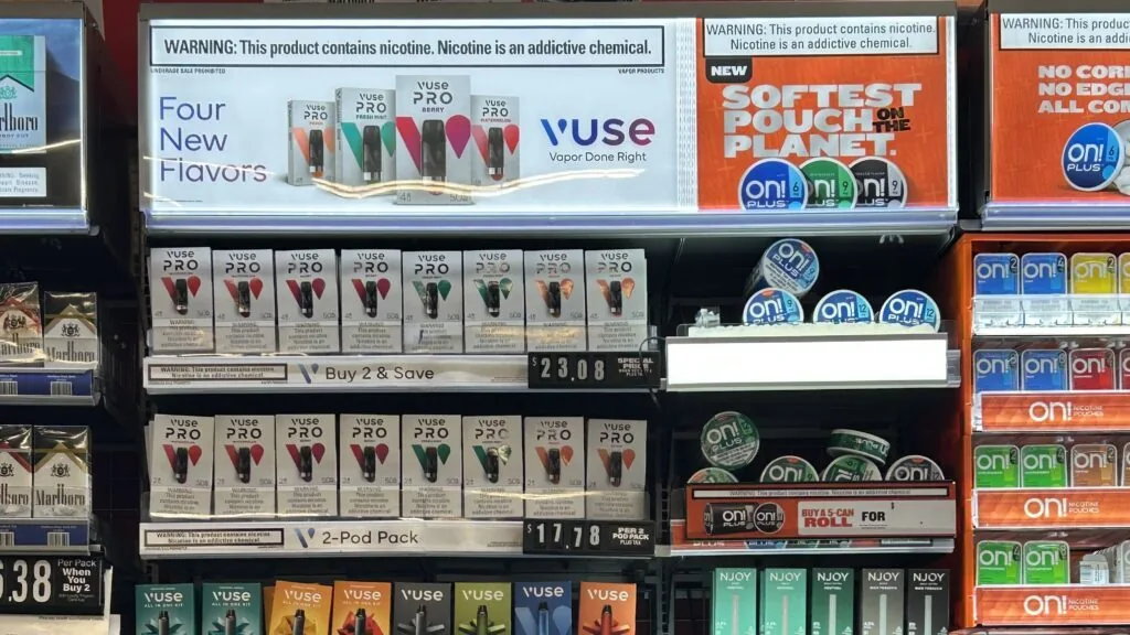 Reynolds vende novos e-cigarros frutados sem autorização da FDA