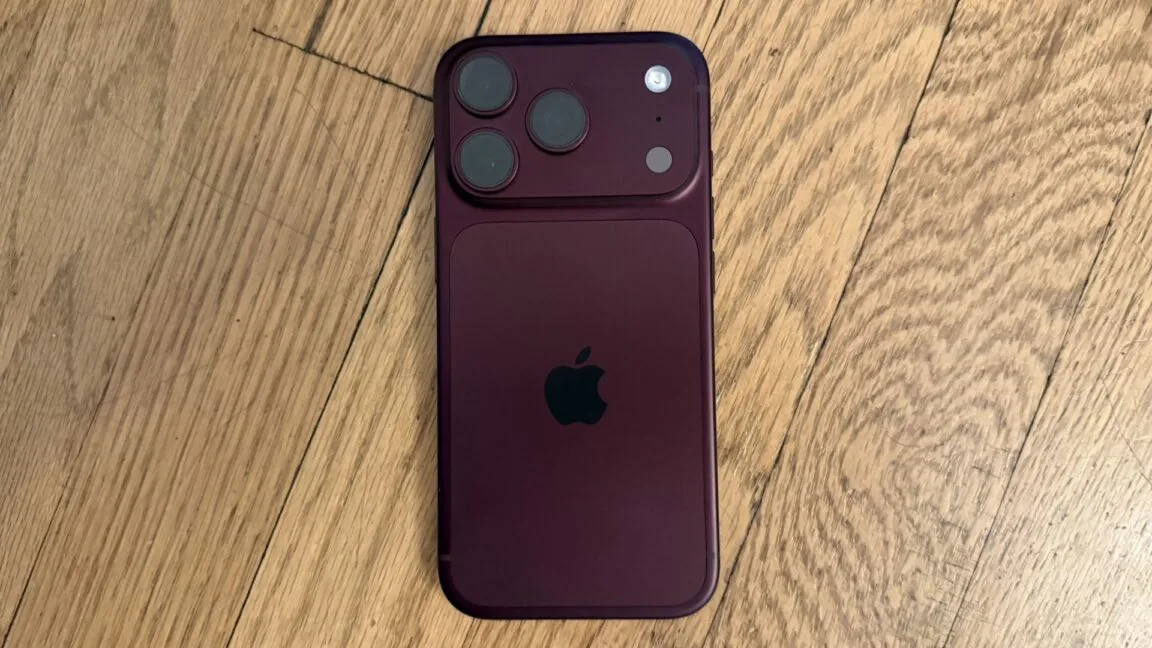 Review: iPhone 18 Pro mantém-se como um aparelho avançado, mas com mudanças sutis