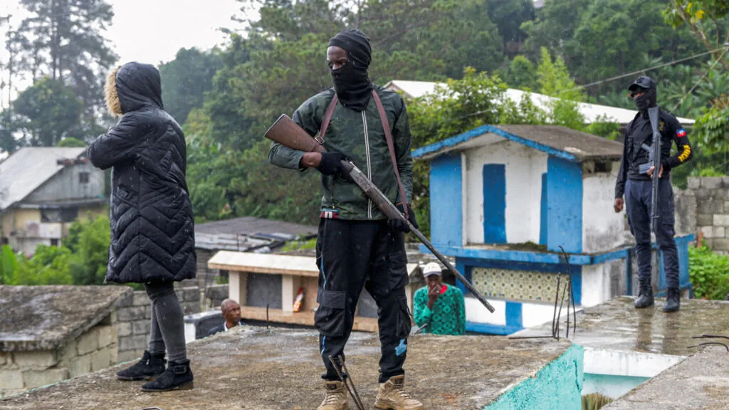 Haiti adia eleições indefinidamente devido à violência dos bandidos