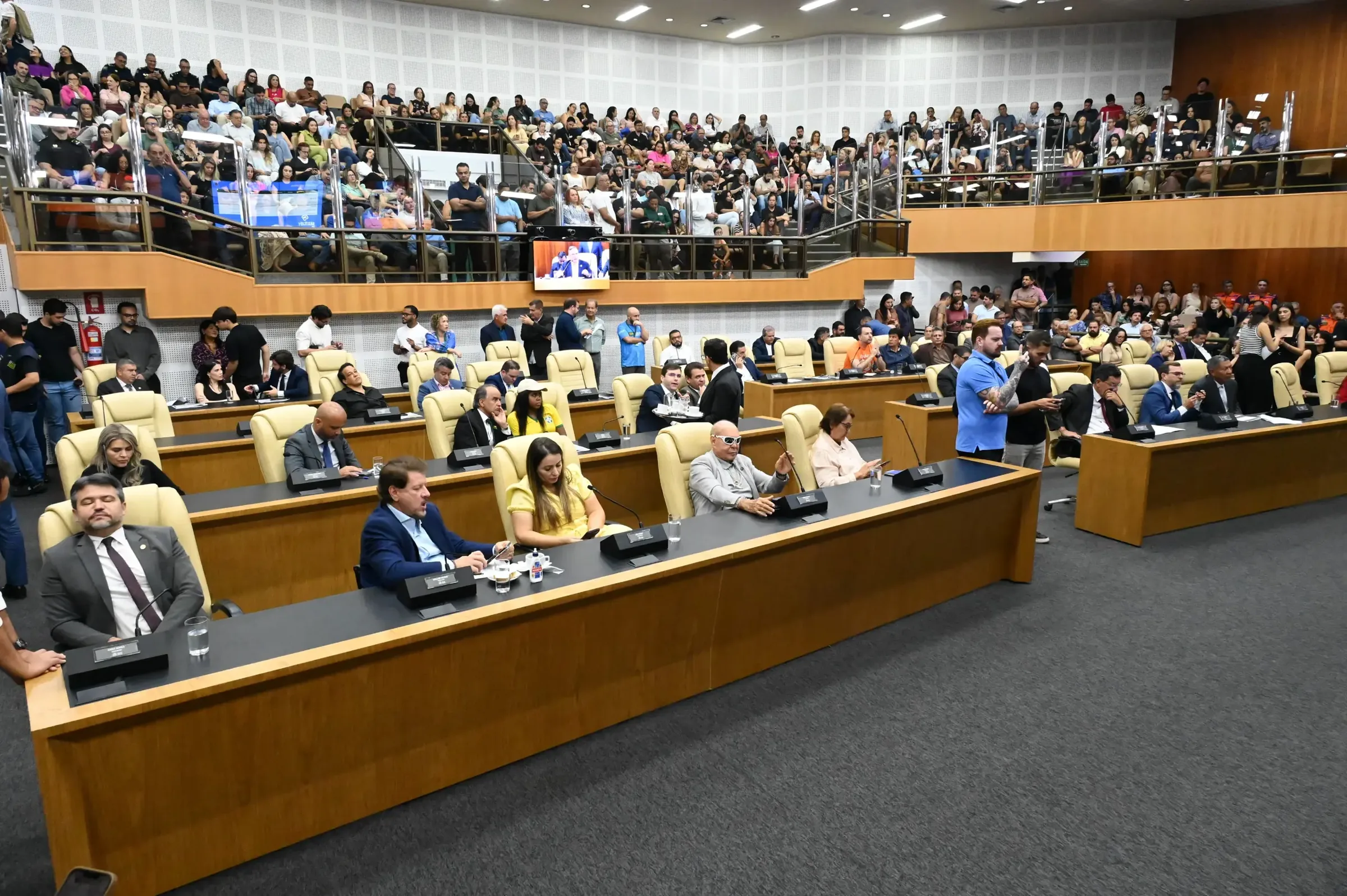 Vereadores discutem risco de aumento na cobrança da taxa do lixo