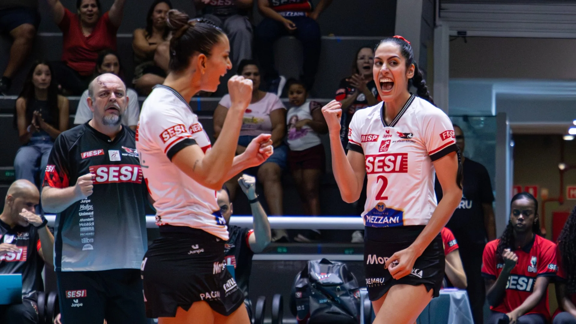Sesi-Bauru mantém invencibilidade na Superliga Feminina