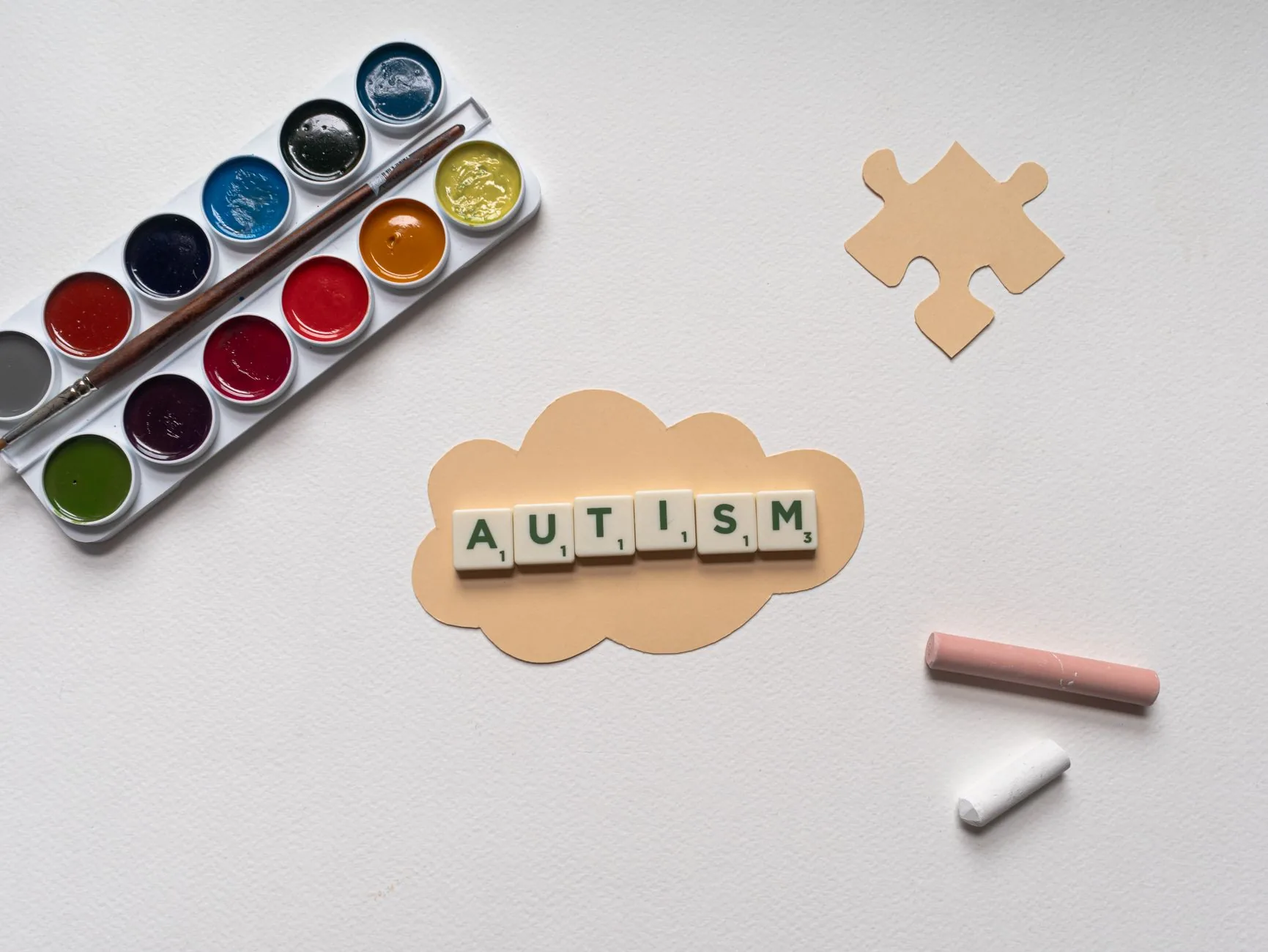 Autistas apresentam processamento facial diferente, revela estudo