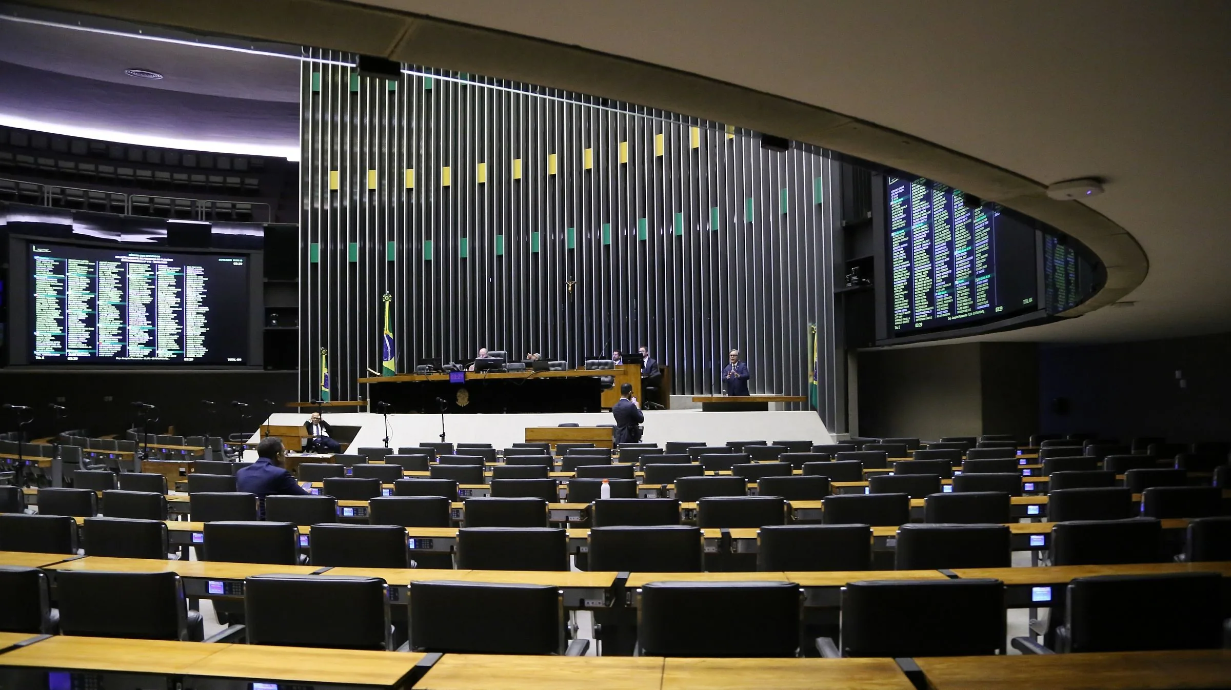 Concurso da Câmara dos Deputados oferece salários acima de R$ 32 mil