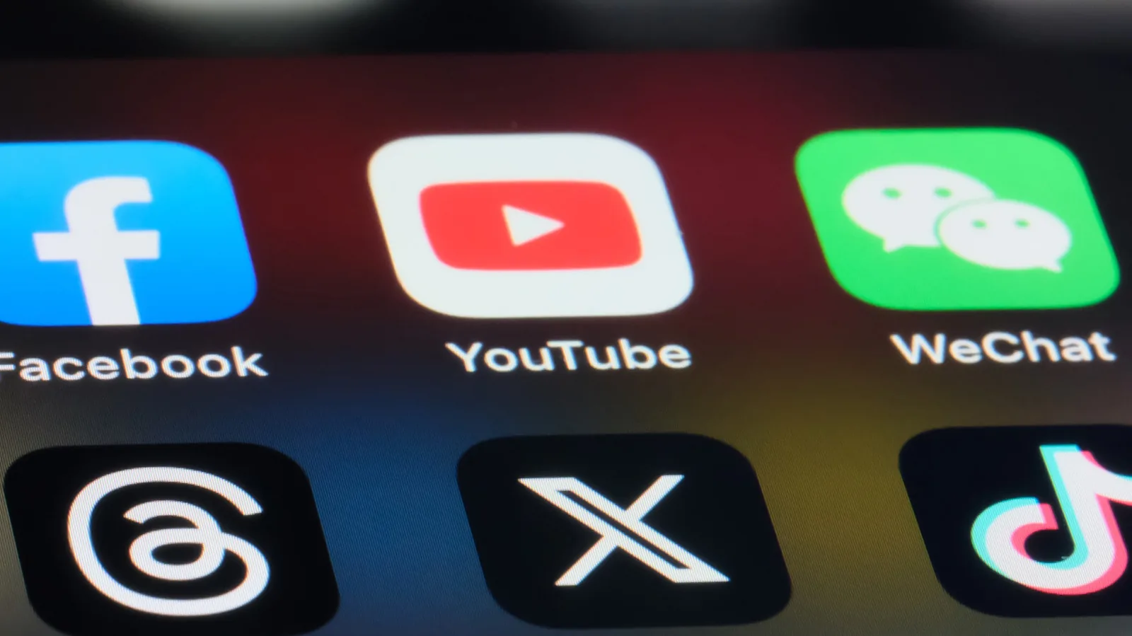 Greece implements social media ban for children under 15