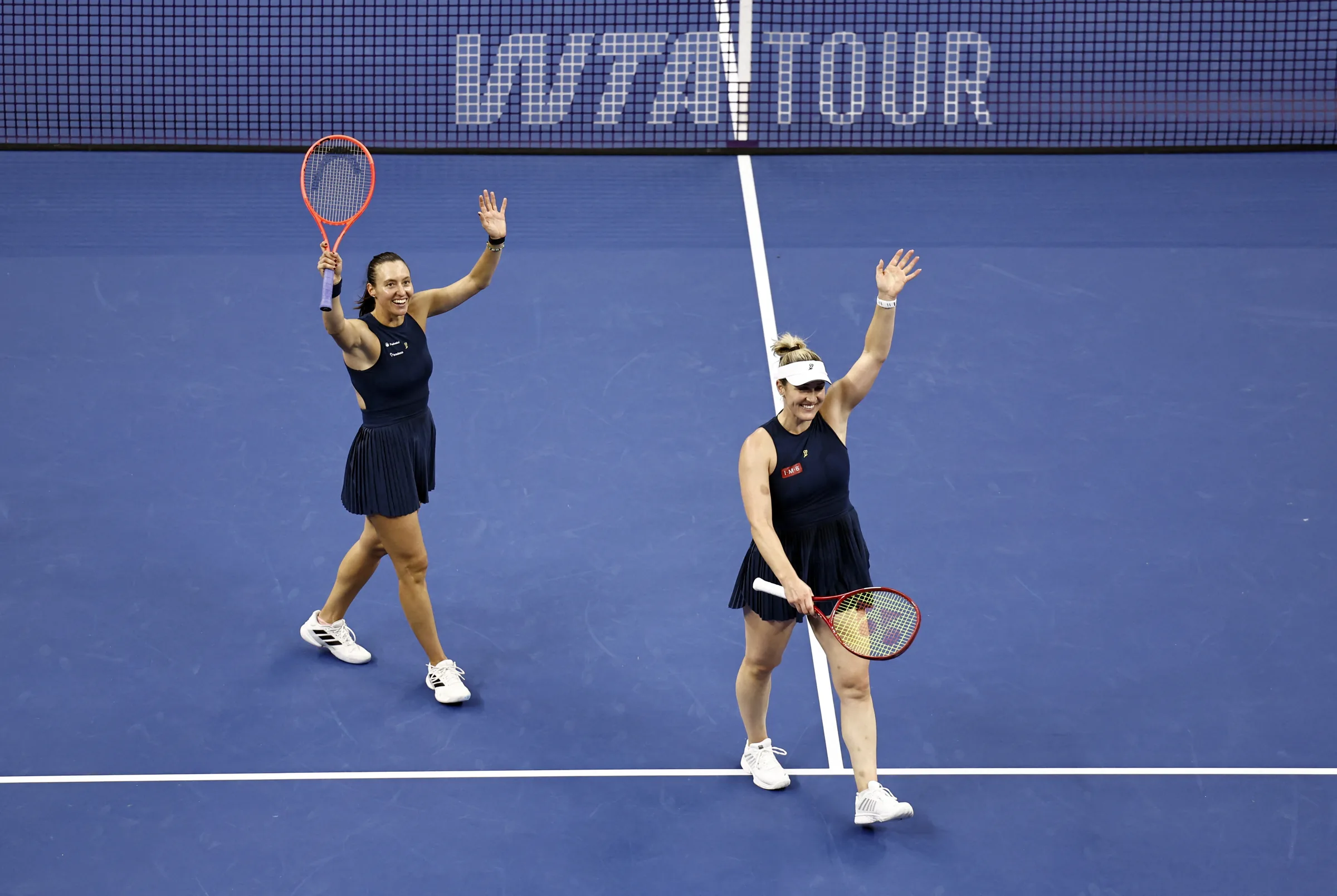 Luisa Stefani e Dabrowski avançam à final do WTA 500 de Tóquio