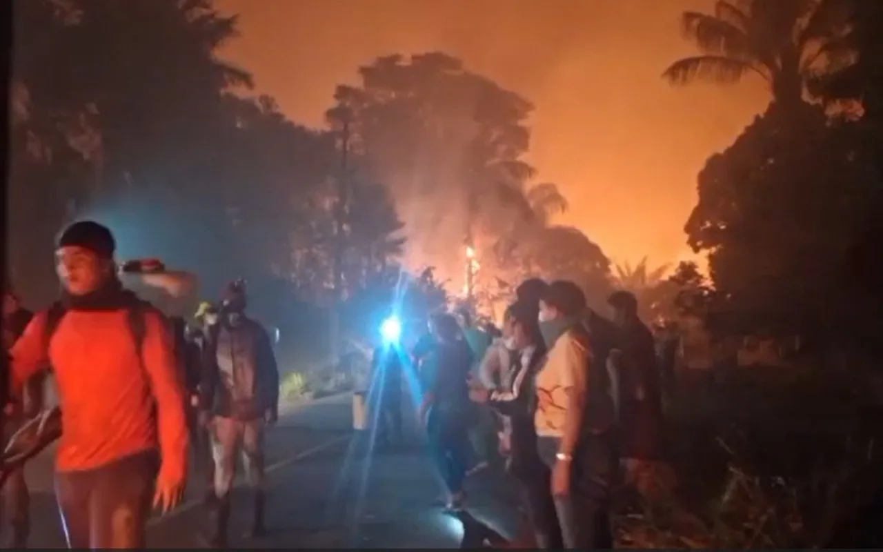 Incêndio em área de mata deixa famílias desalojadas no Careiro da Várzea, no Amazonas