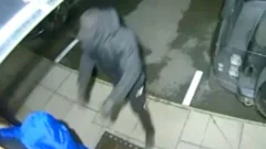 Homem é agredido e esposa grávida ameaçada durante roubos de criptomoedas