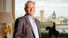 Jeffrey Archer, autor e ex-político, falece aos 86 anos