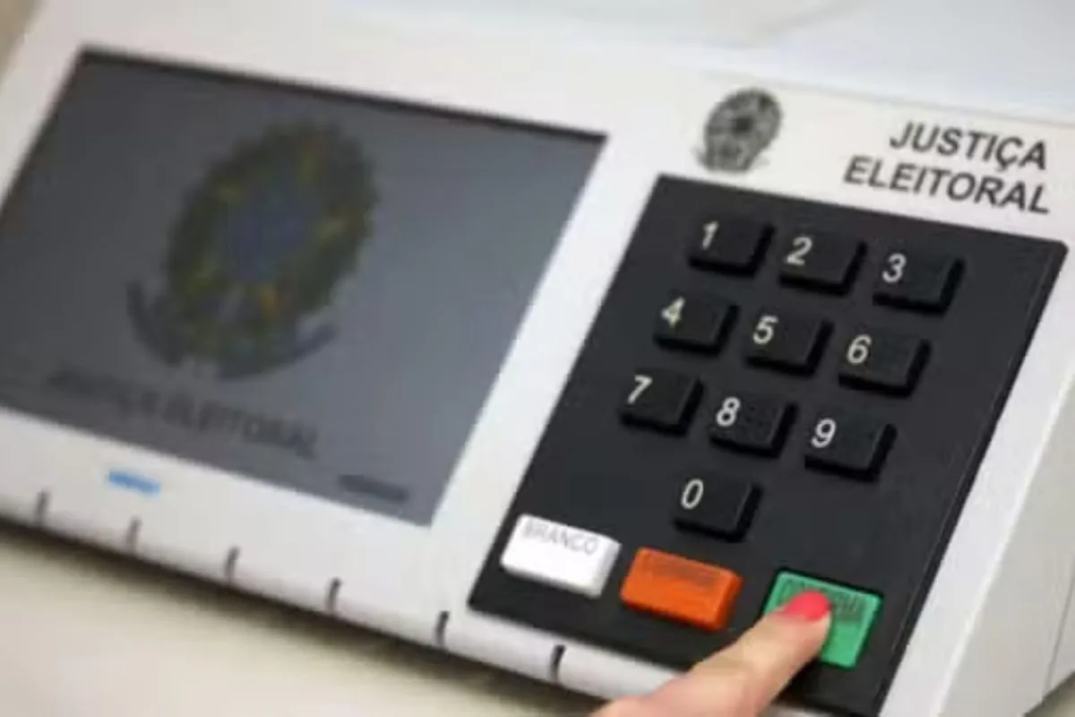Mais de 150 urnas são substituídas no Paraná