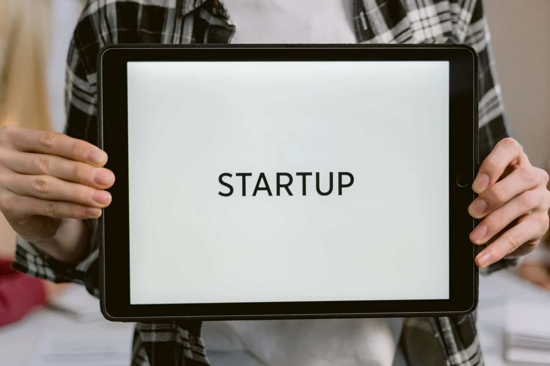 Contexto: O Impacto das Startups e Grandes Empresas na Tecnologia