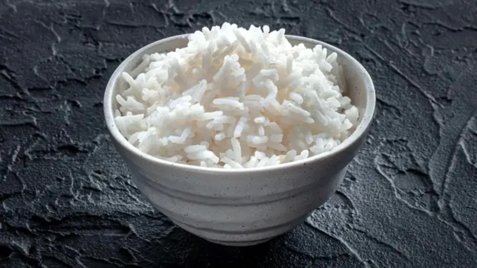 Lavar ou não lavar o arroz: qual a ciência por trás?