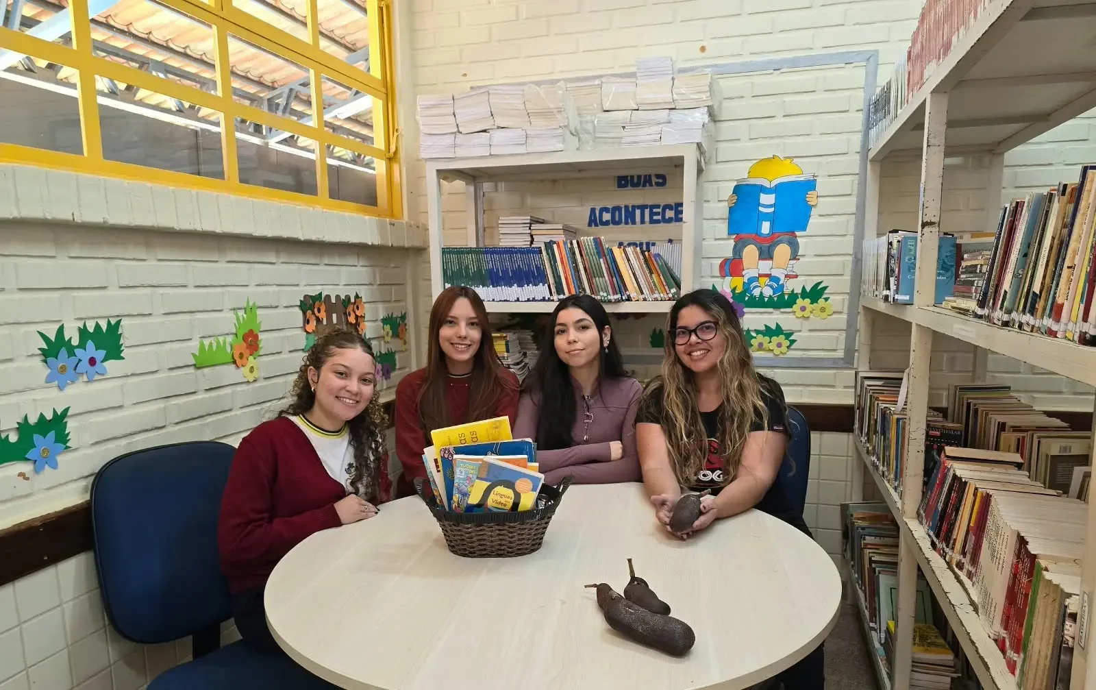 Estudantes de Goiás desenvolvem bioplástico e larvicida natural