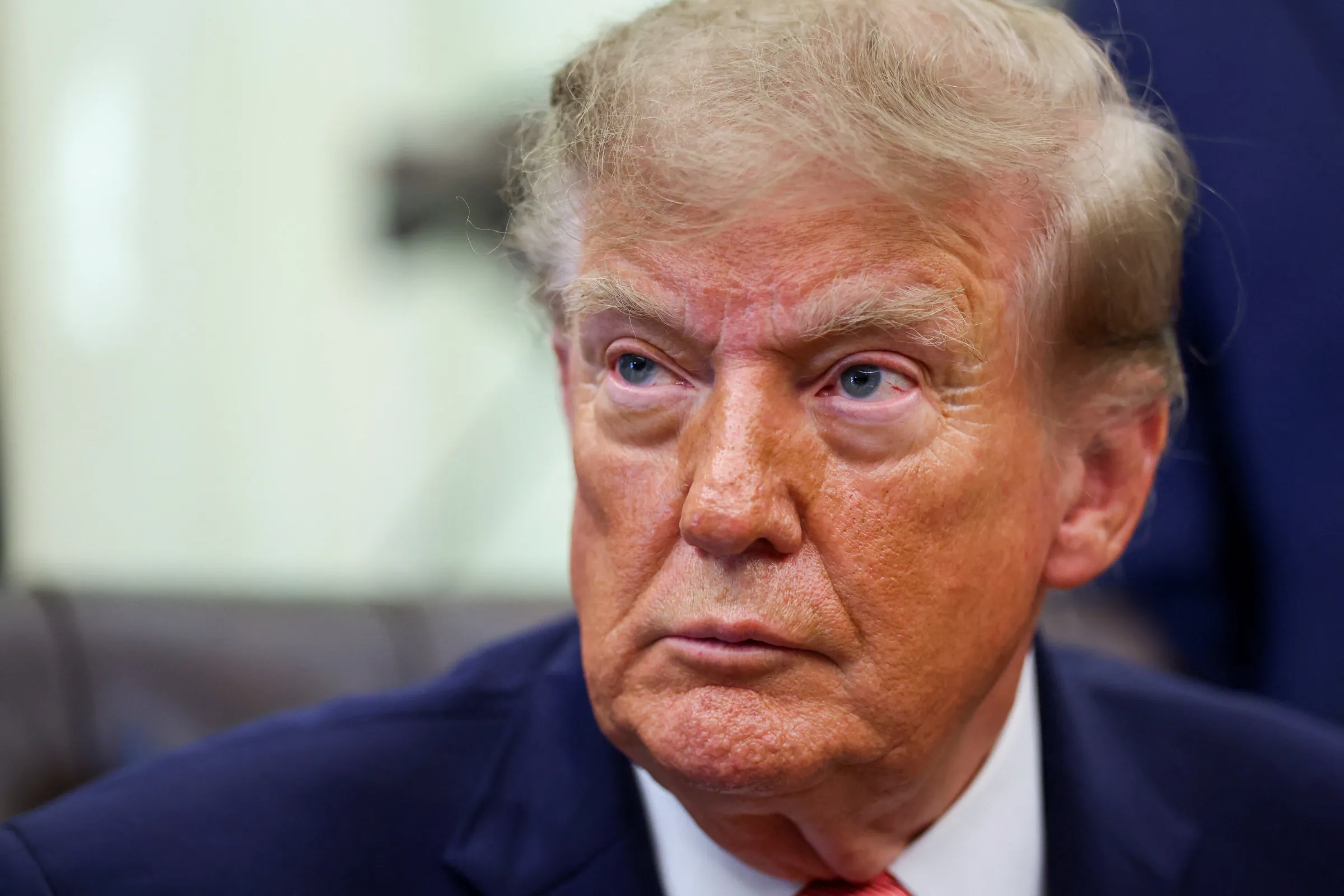 Trump propõe substituir 'inteligência artificial' por 'superinteligência'