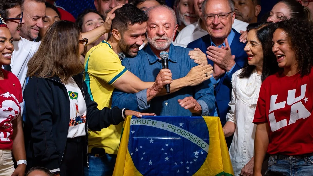 Como a campanha de Lula mudou estratégia no 2º turno