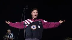 Sam Fender critica preços dos ingressos antes de turnê