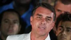 Passaportes de Flávio Bolsonaro cancelados após descumprimento