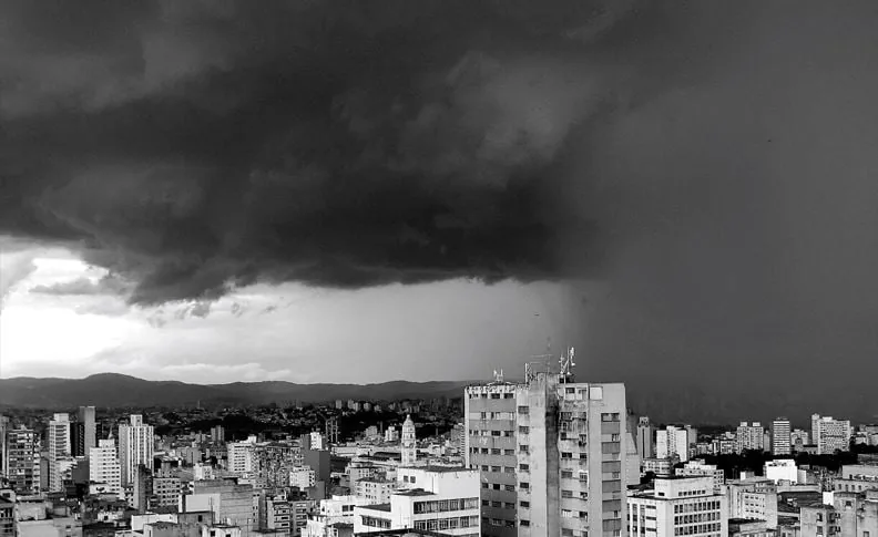 Temporais e fortes ventos marcam o dia no Brasil