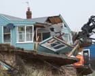 Erosão costeira afeta pelo menos 183 casas na costa inglesa nos últimos 16 anos