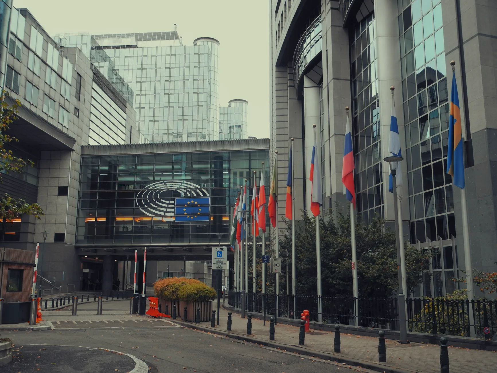 EUA buscam aproximação com Myanmar, desafiando bloqueio diplomático da UE
