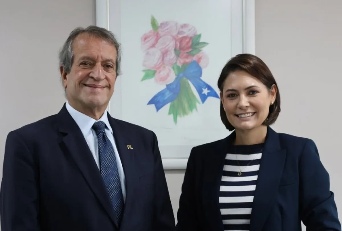 Valdemar Costa Neto reúne Michelle Bolsonaro e outros parlamentares