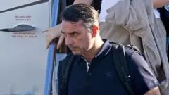 Flávio Bolsonaro se autoproclama líder do Brasil após derrota