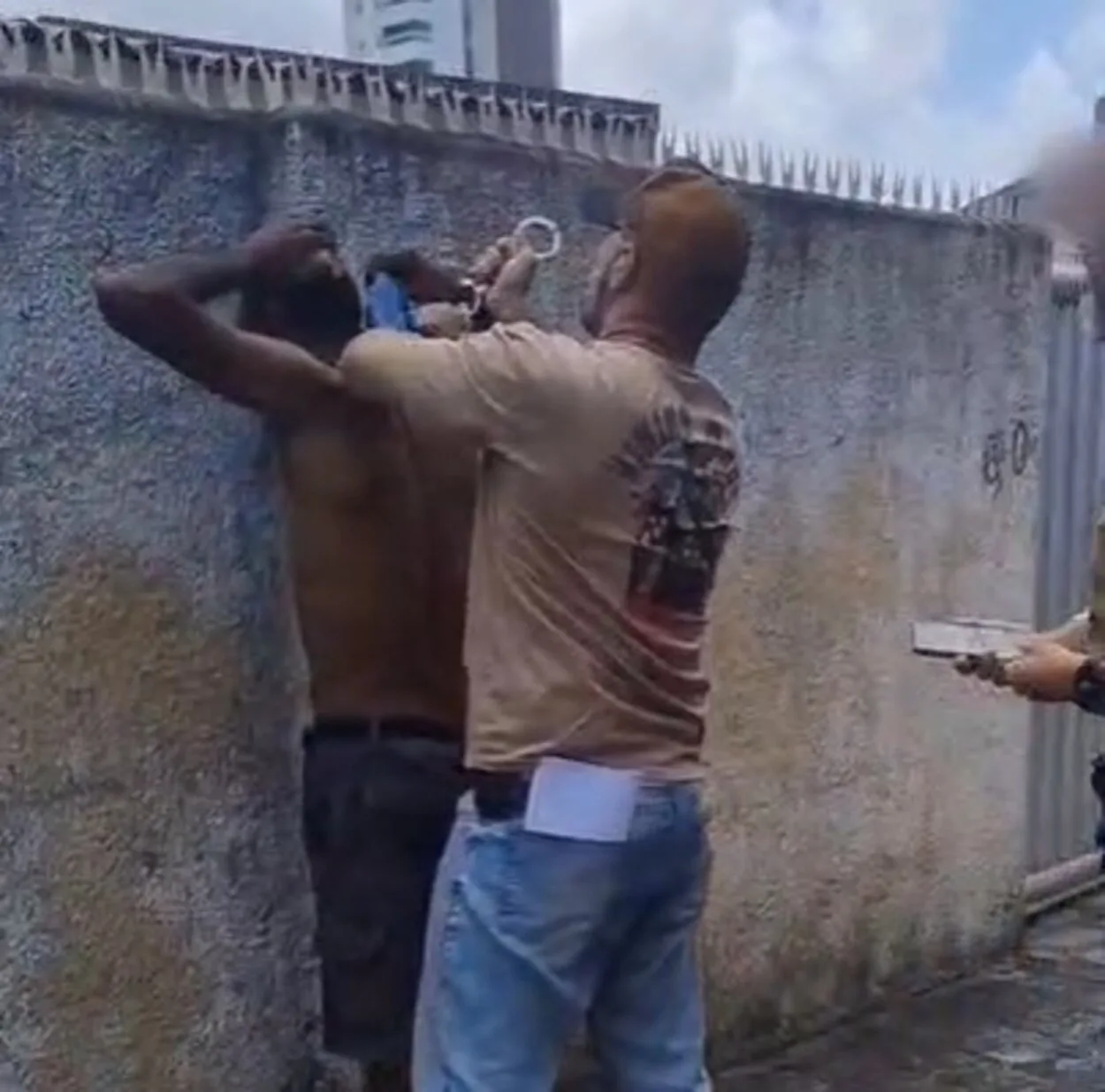 Homem condenado por roubo e agressão a motorista de aplicativo é preso em João Pessoa