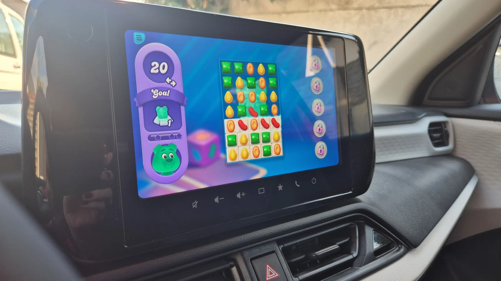 Como jogar seus games favoritos no painel do seu carro