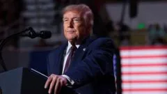 Trump anuncia acordo com Rússia para suprir combustível, pressionando preços