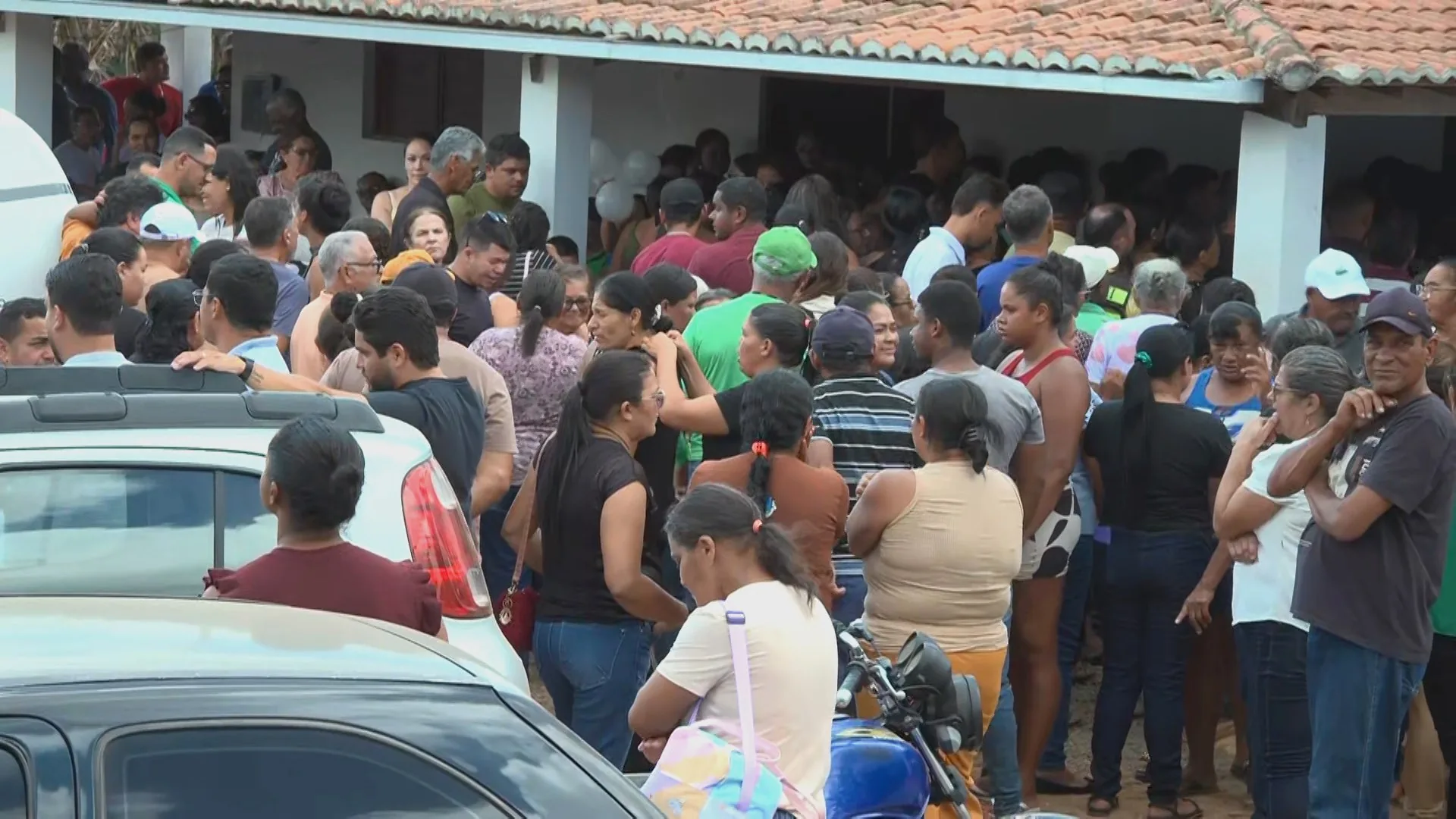 Casal morto em grave acidente entre caminhonete e van na PB é velado e sepultado