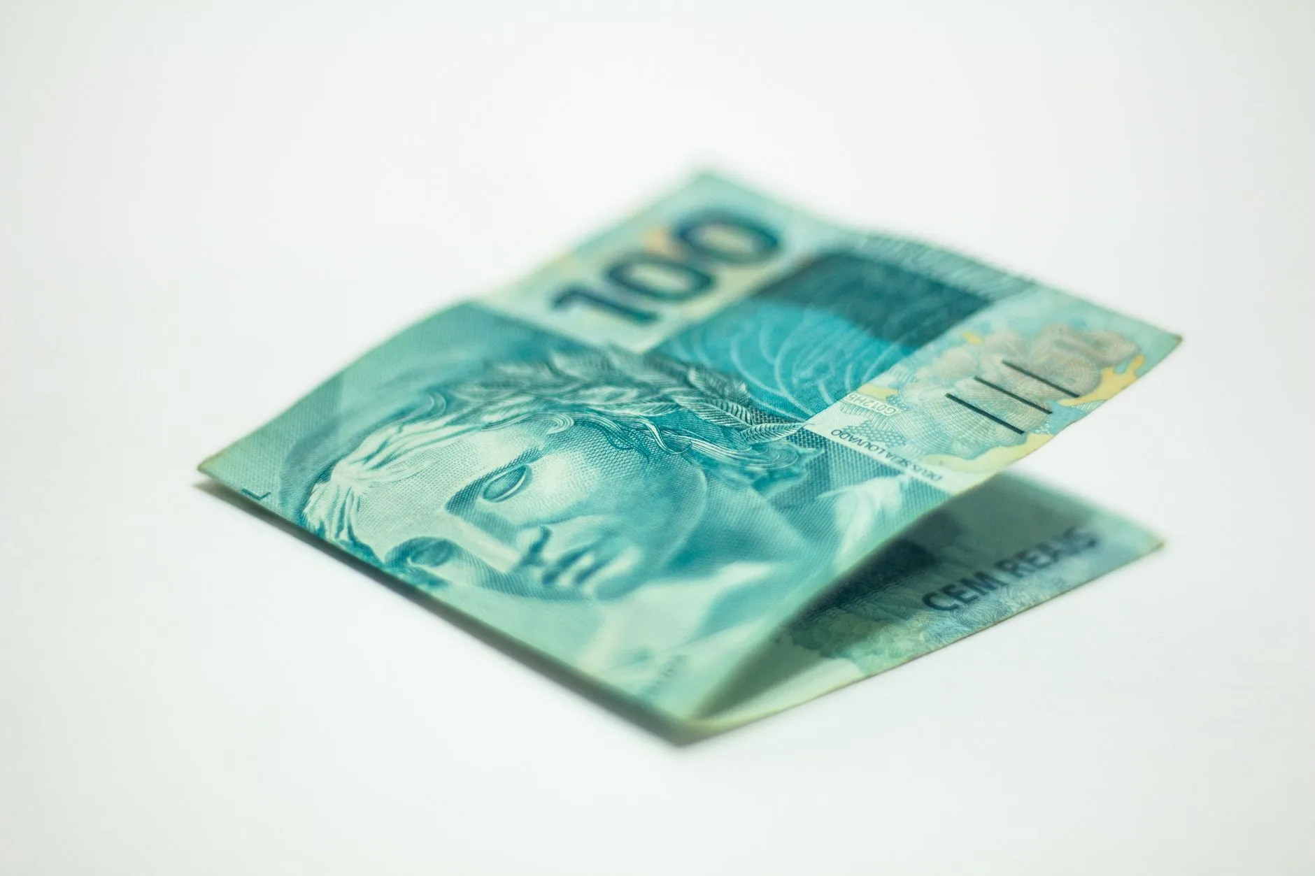 Governo buscará cumprir meta fiscal com diálogo, diz Durigan