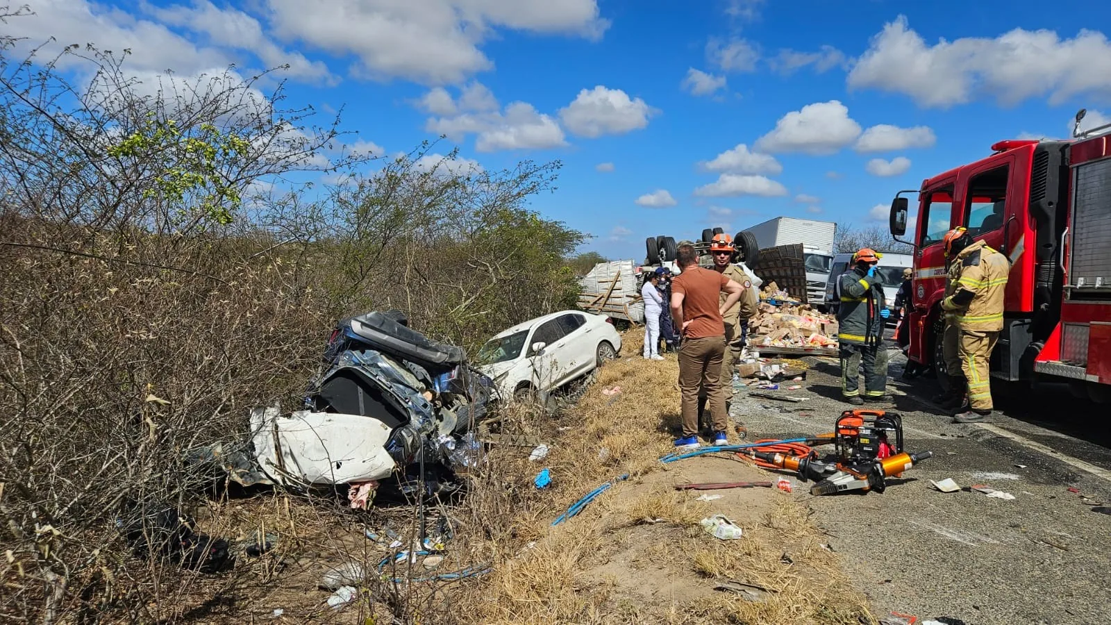 Acidente na BR-230 deixa seis mortos