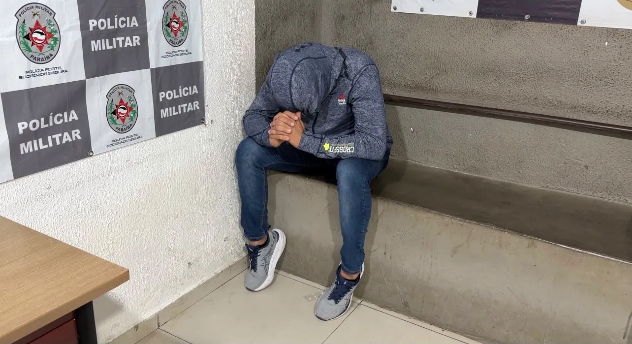 Motorista diz que se distraiu com celular antes de acidente que matou motociclista em João Pessoa, afirma defesa