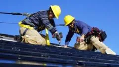 Por que mais telhados não são feitos de placas solares?