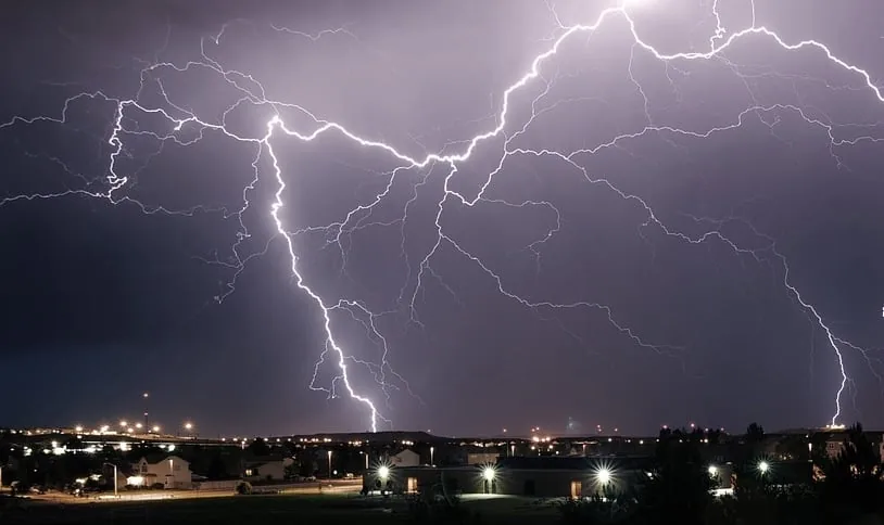 Chuva forte e temporais marcam fim de outubro em três regiões do país