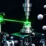 Laser ultraviolet engenhoca defeitos em diamantes, preservando qubits