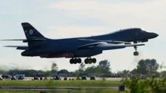 Base RAF Fairford mantém segurança após retirada dos bombardeiros americanos