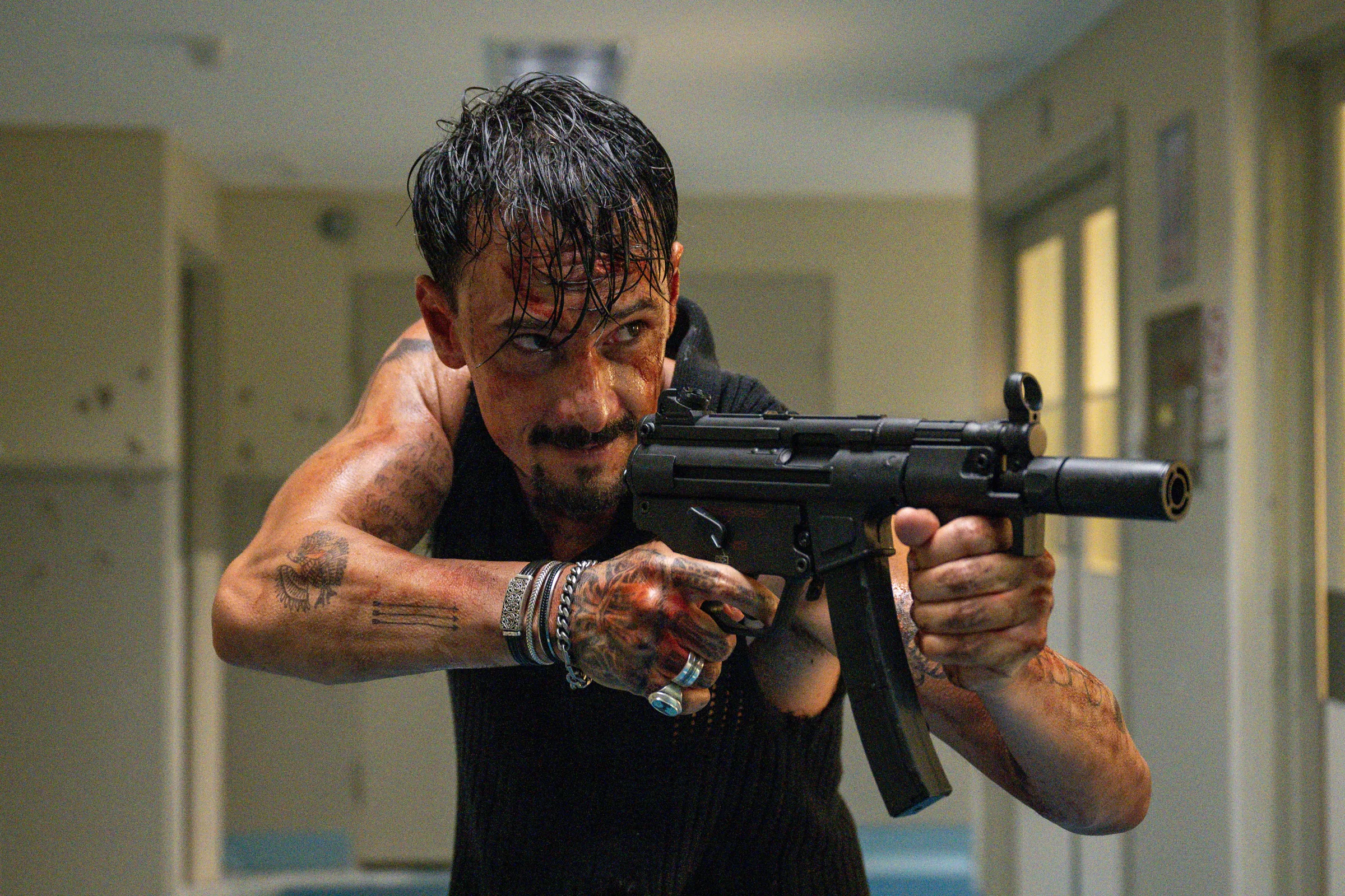Rodrigo Santoro transforma vilão em 'Três Horas para Viver'