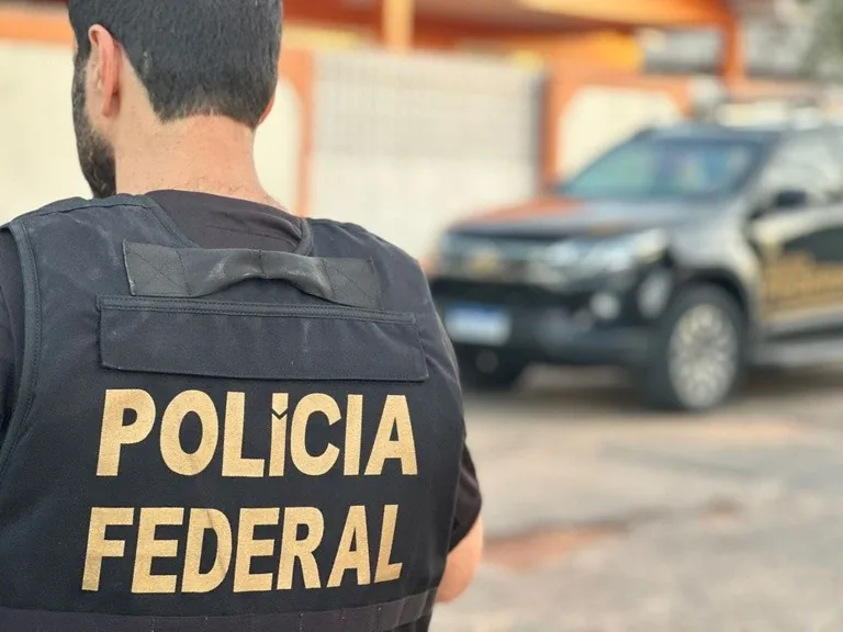 PF investiga mulher suspeita de usar identidade falsa para receber benefícios do INSS