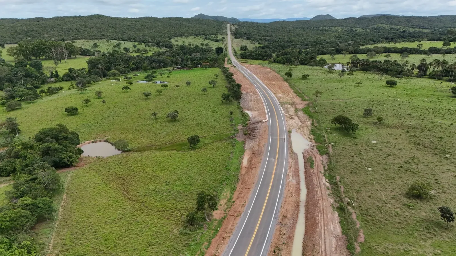 Goiás avança com 84 obras viárias em andamento