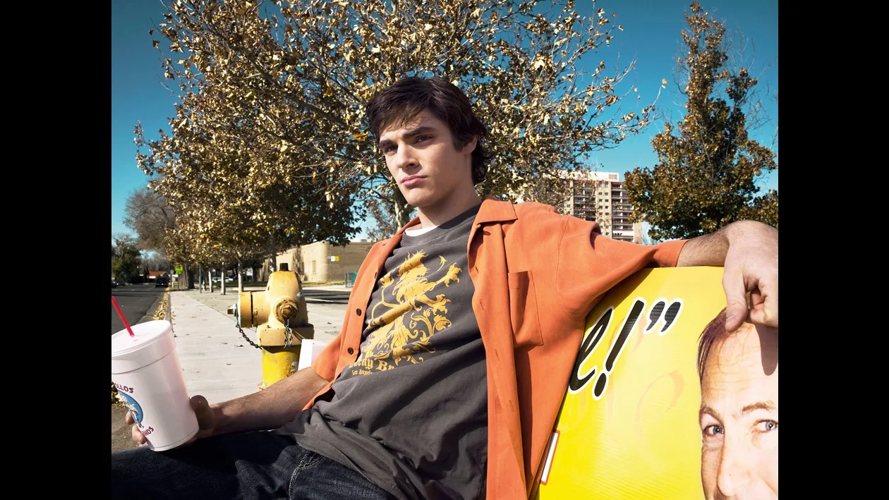 Ator RJ Mitte, de 'Breaking Bad', morre aos 34 anos